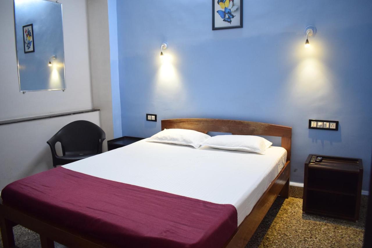 Sanrit Hotel GOA Extérieur photo
