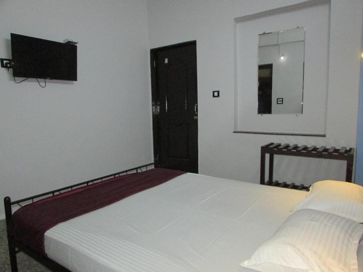 Sanrit Hotel GOA Extérieur photo