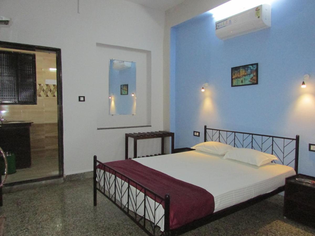 Sanrit Hotel GOA Extérieur photo